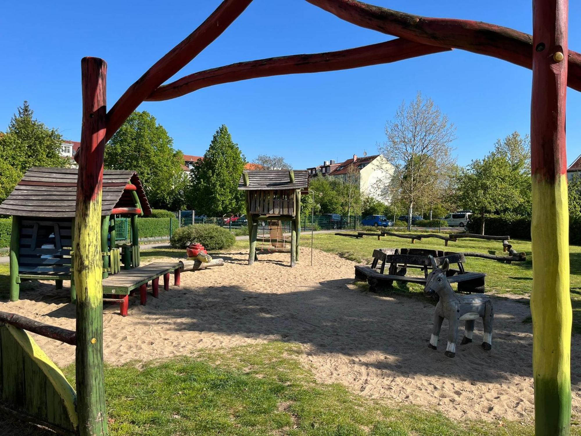 Fewo "Franzi" 5 Personen, Zentrale Lage, Parkplatz Dessau-Rosslau ภายนอก รูปภาพ